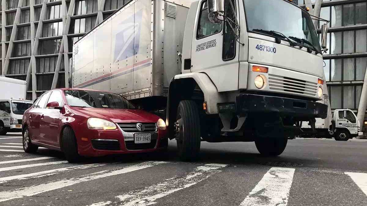 Truck Accident: Who Pays For It? The Truck Driver Or Their Employer?