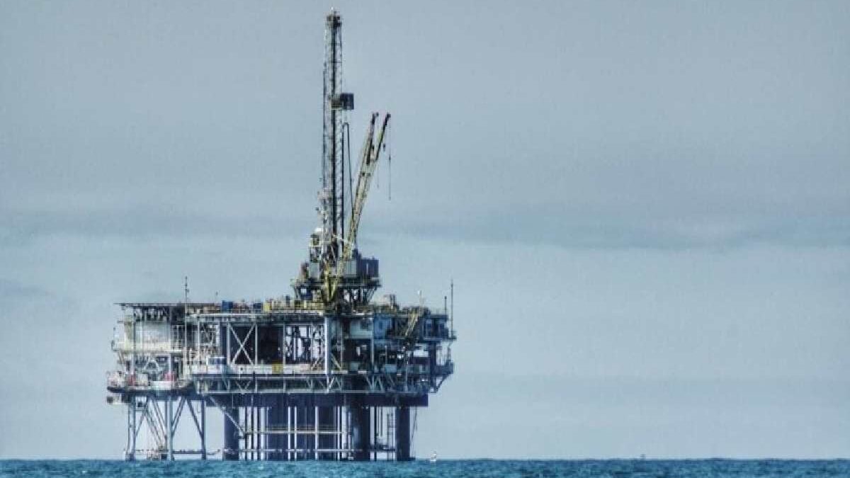 Where can blockchain technology disrupt the oil and gas industry?